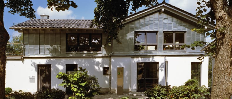 Das Gebäude von PONTAX in Lennestadt Halberbracht